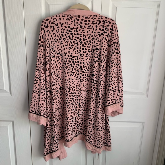 Melanie Lyne Pink Leopard Robe - Picture 4 of 4